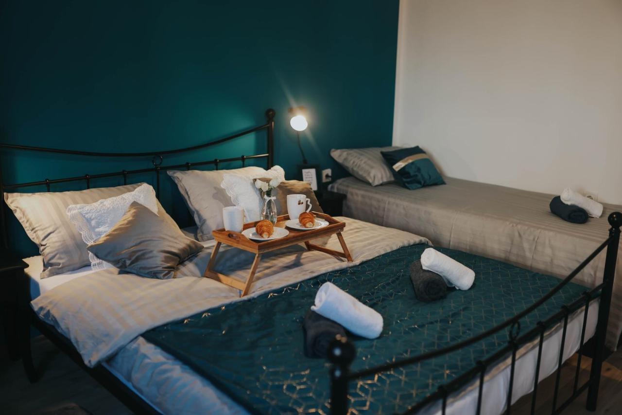 Apartman Hana Licki Osik Exterior foto