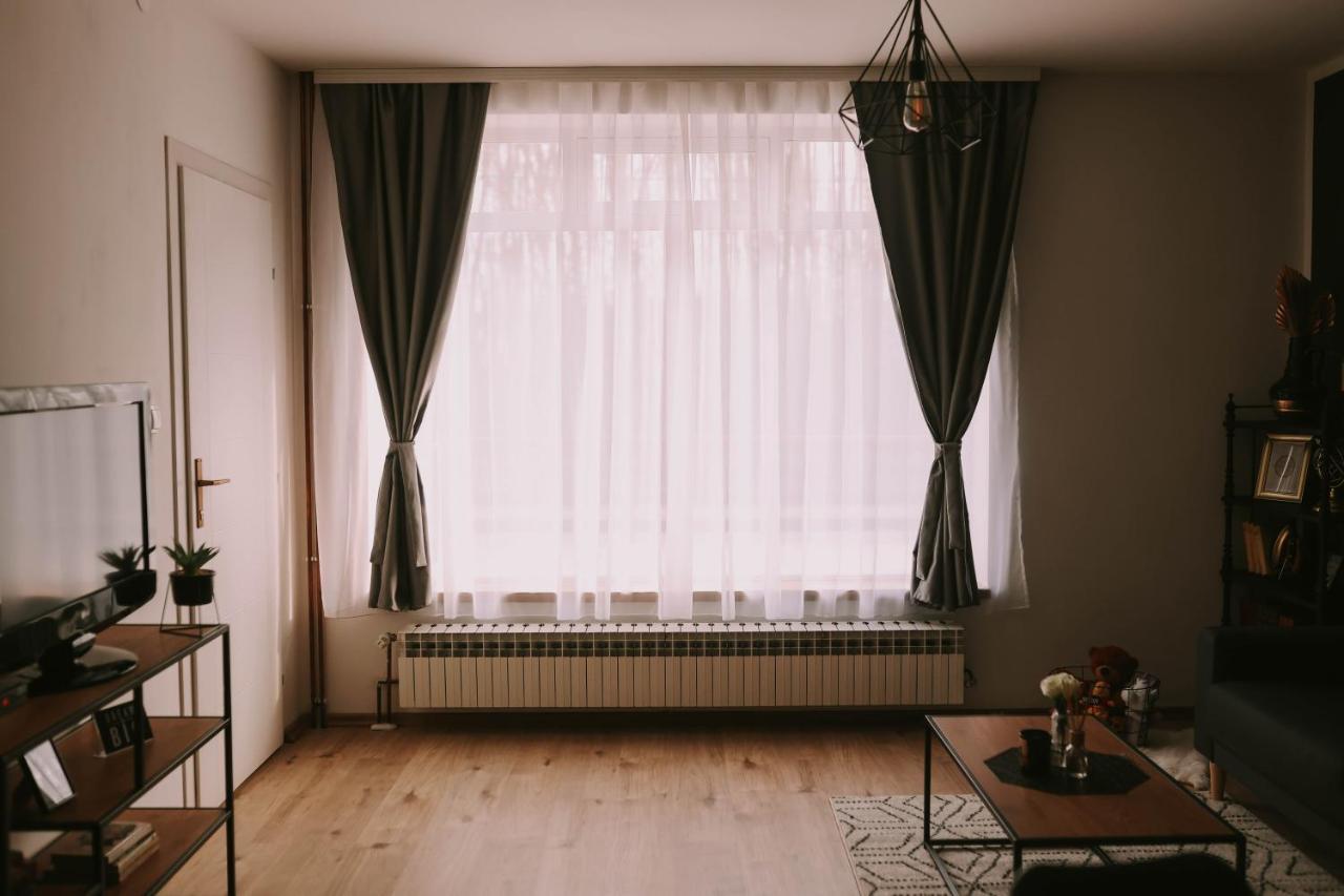 Apartman Hana Licki Osik Exterior foto