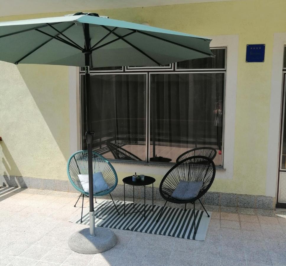 Apartman Hana Licki Osik Exterior foto