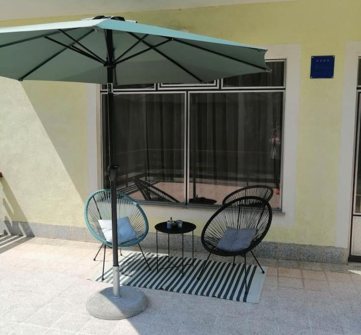 Apartman Hana Licki Osik Exterior foto